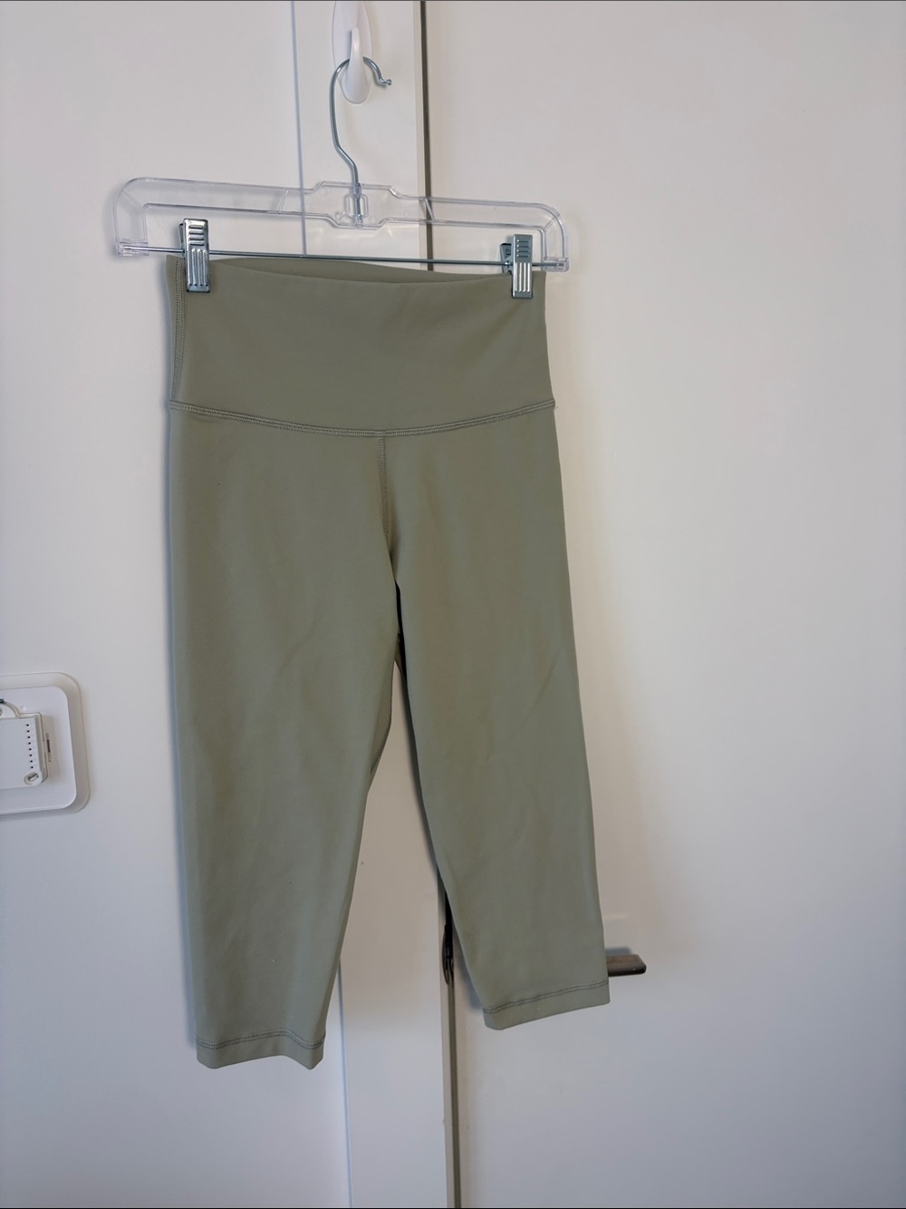 Aritzia Olive Green Capri Leggings